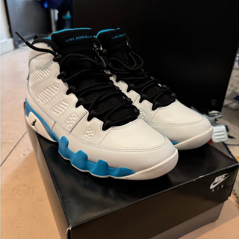 Men’s 10.5 Air Jordan 9 Retro “Powder Blue” - Picture 5 of 9